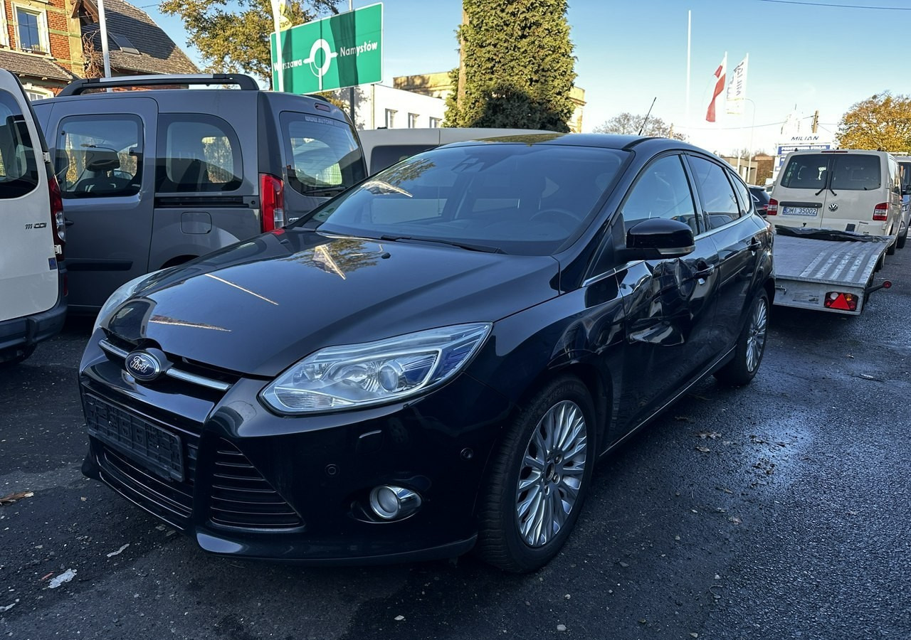 Ford Focus III Ford Focus Bogate wyposażenie 2012 - האצ'בק: תמונה 2 Ford Focus III Ford Focus Bogate wyposażenie 2012 - האצ'בק: תמונה 2