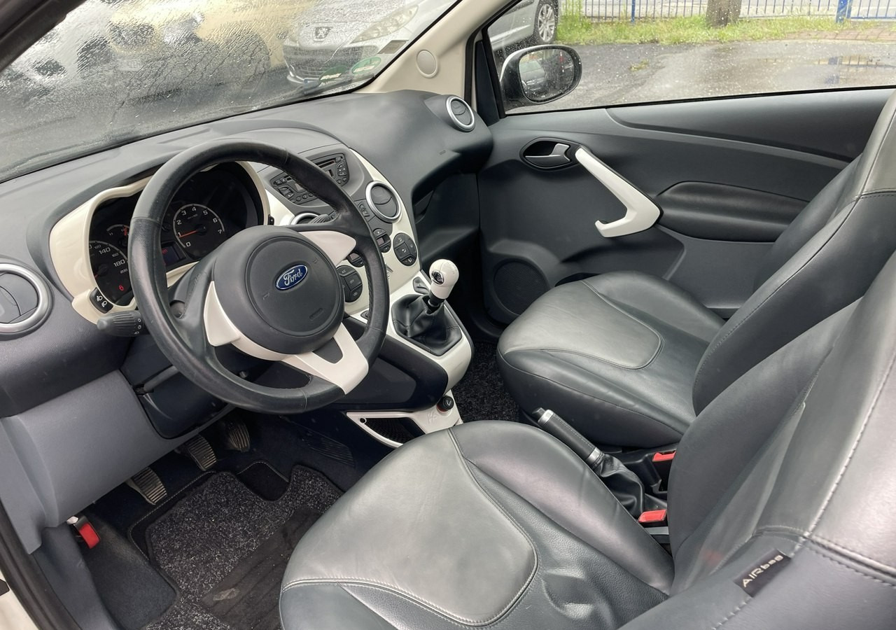 Ford KA II Ford KA 1.2 Champions Edition Klima Panorama 2012 - האצ'בק: תמונה 3 Ford KA II Ford KA 1.2 Champions Edition Klima Panorama 2012 - האצ'בק: תמונה 3