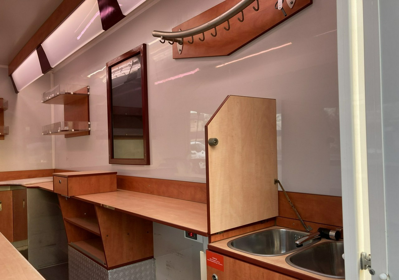 Inna Inny Autosklep wędlin Gastronomiczna food truck foodtruck sklep 2004 - קרון נגרר לממכר: תמונה 3 Inna Inny Autosklep wędlin Gastronomiczna food truck foodtruck sklep 2004 - קרון נגרר לממכר: תמונה 3