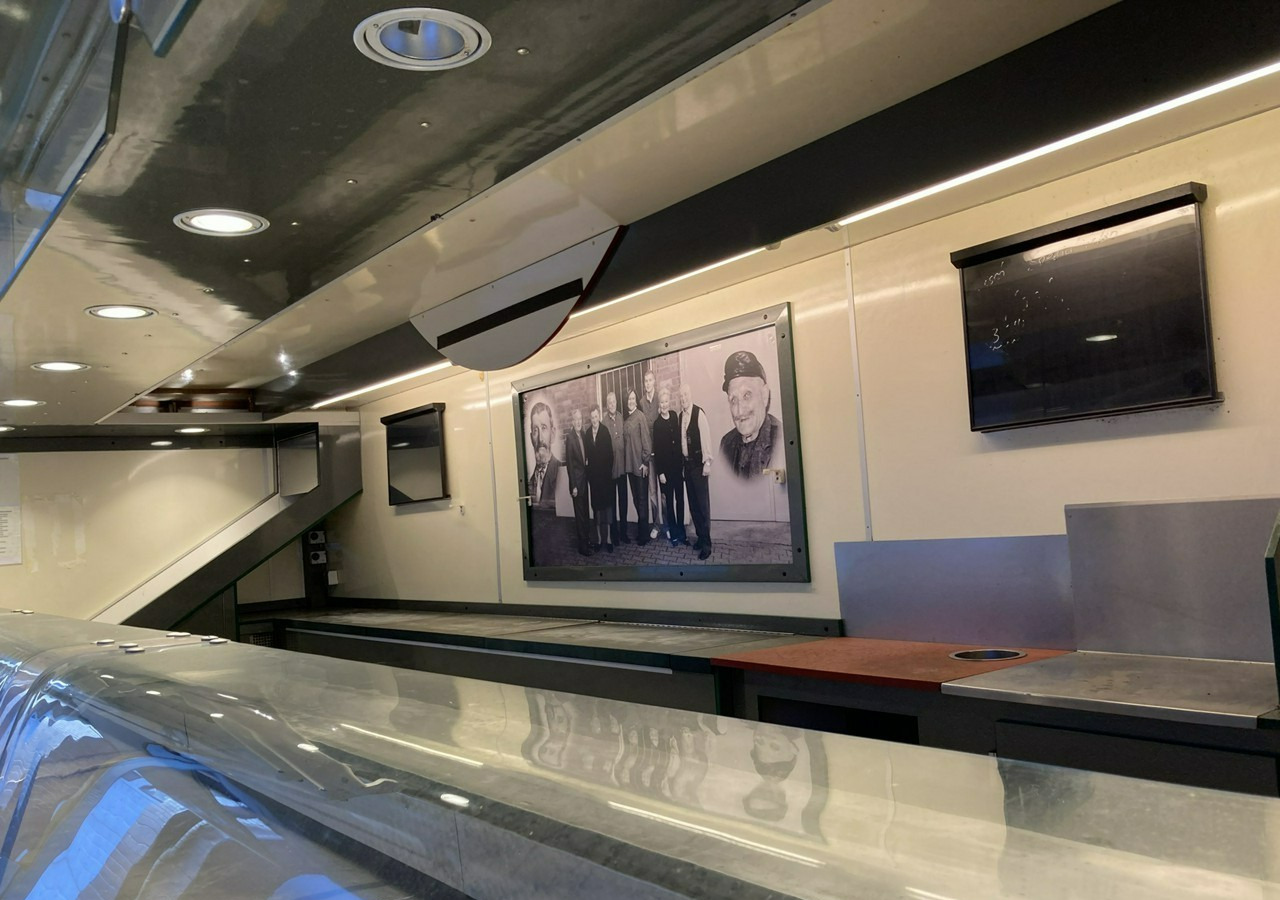 Inna Inny Autosklep wędlin Gastronomiczny Food Truck Foodtruck sklep Borco - קרון נגרר לממכר: תמונה 4 Inna Inny Autosklep wędlin Gastronomiczny Food Truck Foodtruck sklep Borco - קרון נגרר לממכר: תמונה 4