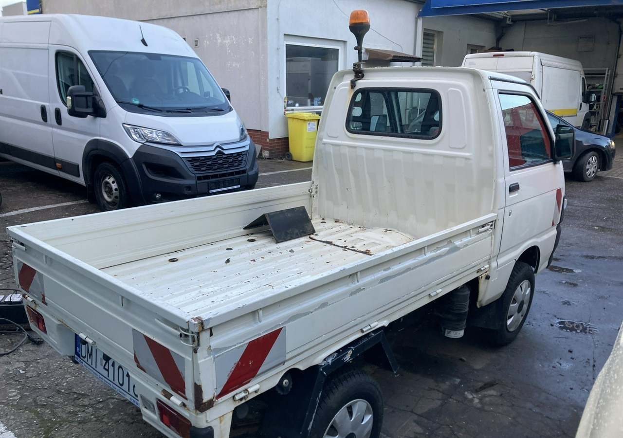Inna Inny PFAU Piaggio Porter 4X4 Skrzynia odśnieżarka Pług 5655km 2012 - כלי רכב מסחרי במיטה שטוחה: תמונה 4 Inna Inny PFAU Piaggio Porter 4X4 Skrzynia odśnieżarka Pług 5655km 2012 - כלי רכב מסחרי במיטה שטוחה: תמונה 4