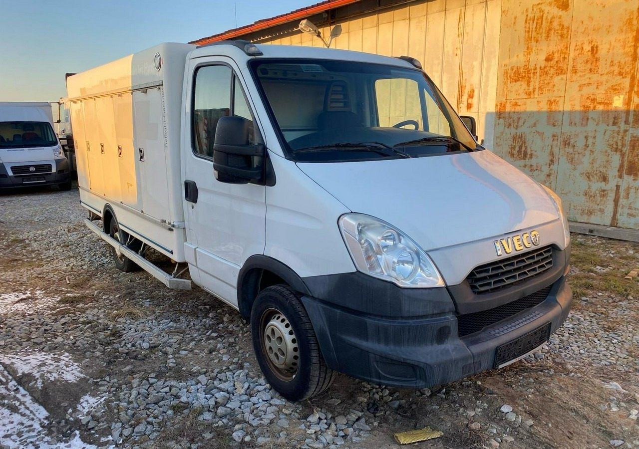 Iveco Inny Iveco Iveco Daily 35-13 chłodnia 10 komorowa Mrożnia do -40C Model 2014 - כלי רכב מסחרי לקירור: תמונה 1 Iveco Inny Iveco Iveco Daily 35-13 chłodnia 10 komorowa Mrożnia do -40C Model 2014 - כלי רכב מסחרי לקירור: תמונה 1