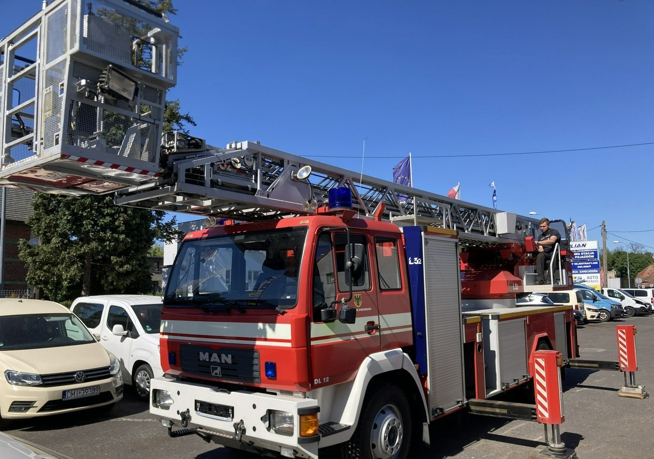 MAN Inny MAN Man 15,280 Straż pożarna drabina Strażacka zwyżka podnośnik 32m Metz - משאית אש: תמונה 2 MAN Inny MAN Man 15,280 Straż pożarna drabina Strażacka zwyżka podnośnik 32m Metz - משאית אש: תמונה 2