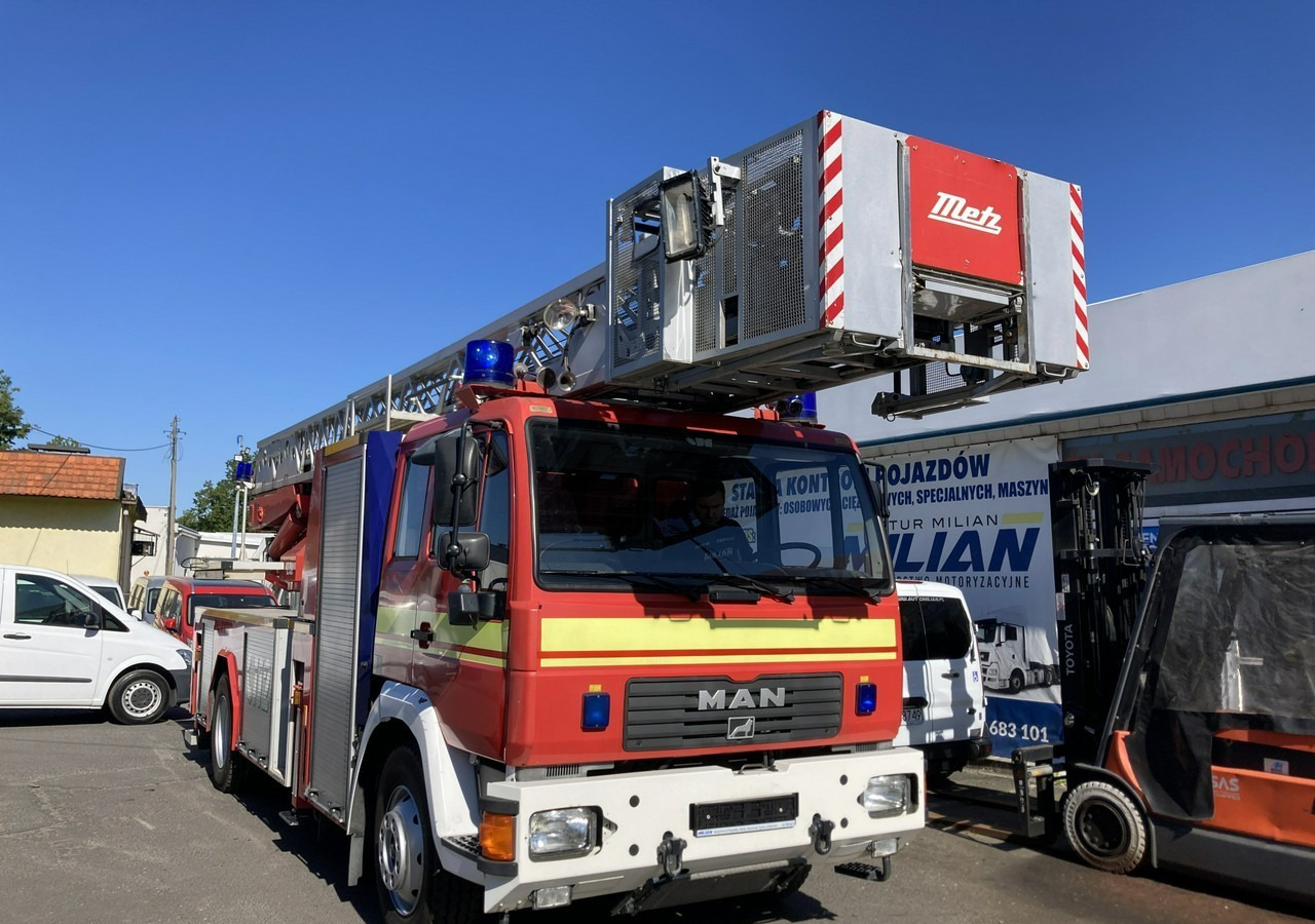 MAN L 2000 MAN 15,280 Straż pożarna drabina Strażacka zwyżka 32m Metz Model 20 - משאית אש: תמונה 1 MAN L 2000 MAN 15,280 Straż pożarna drabina Strażacka zwyżka 32m Metz Model 20 - משאית אש: תמונה 1