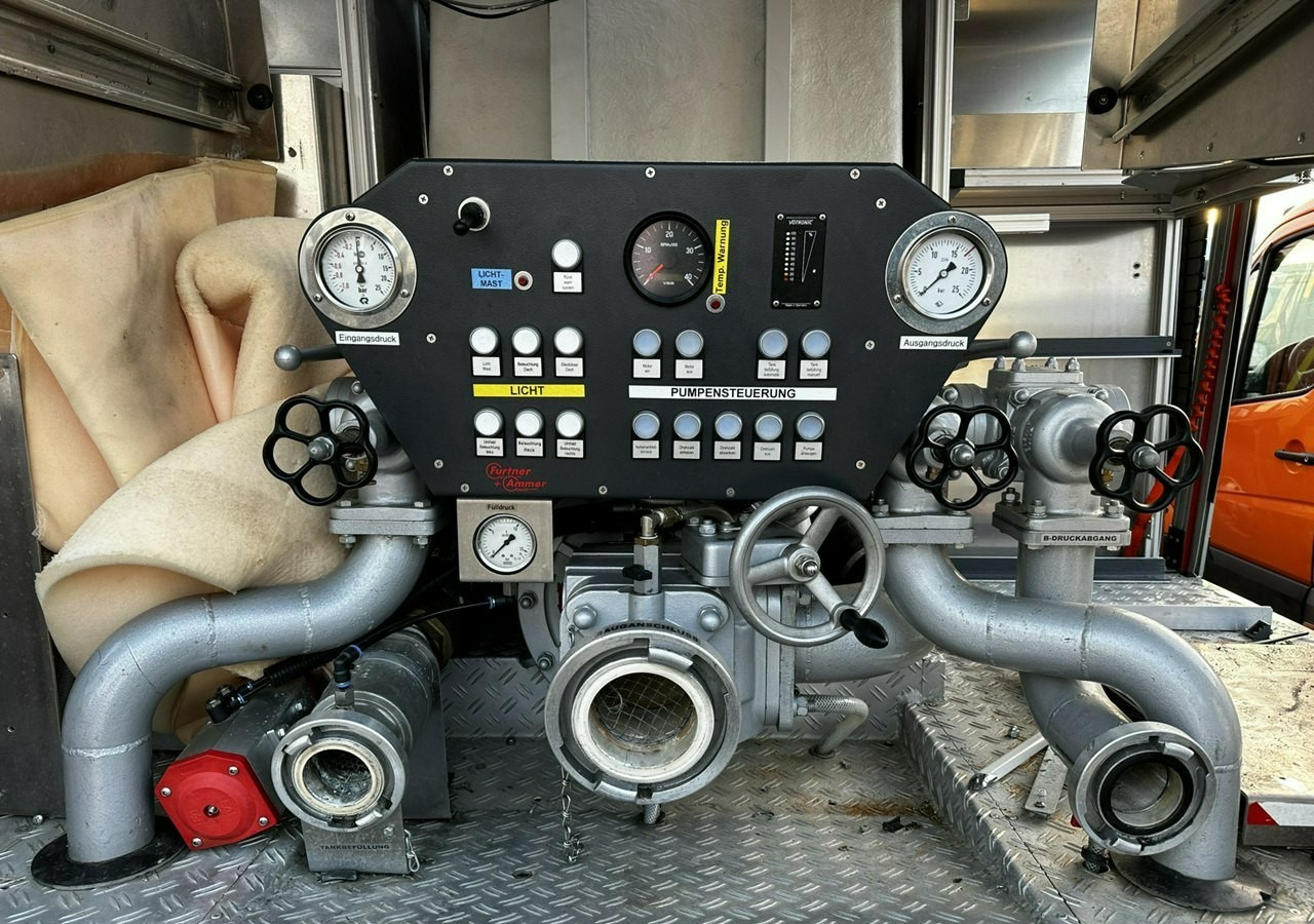 Mercedes-Benz Atego 918 Straż Pożarna 4X4 Wóz strażacki 2006 Atego 918 Straż Pożarna 4X4 Wóz strażacki 2006 - משאית אש: תמונה 2 Mercedes-Benz Atego 918 Straż Pożarna 4X4 Wóz strażacki 2006 Atego 918 Straż Pożarna 4X4 Wóz strażacki 2006 - משאית אש: תמונה 2