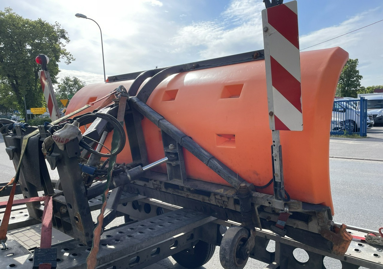 Mercedes-Benz Inny Mercedes-Benz Mercedes Vario 815 Wywrotka 4X4 posypywarka pług 2004 - מפלסת שלג: תמונה 4 Mercedes-Benz Inny Mercedes-Benz Mercedes Vario 815 Wywrotka 4X4 posypywarka pług 2004 - מפלסת שלג: תמונה 4