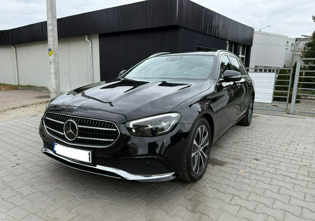 Mercedes-Benz Klasa E E300de EQ-Power Hybrid 50km na prądzie 2.0d 306KM Avantgarde Panoram - מכונית: תמונה 1 Mercedes-Benz Klasa E E300de EQ-Power Hybrid 50km na prądzie 2.0d 306KM Avantgarde Panoram - מכונית: תמונה 1