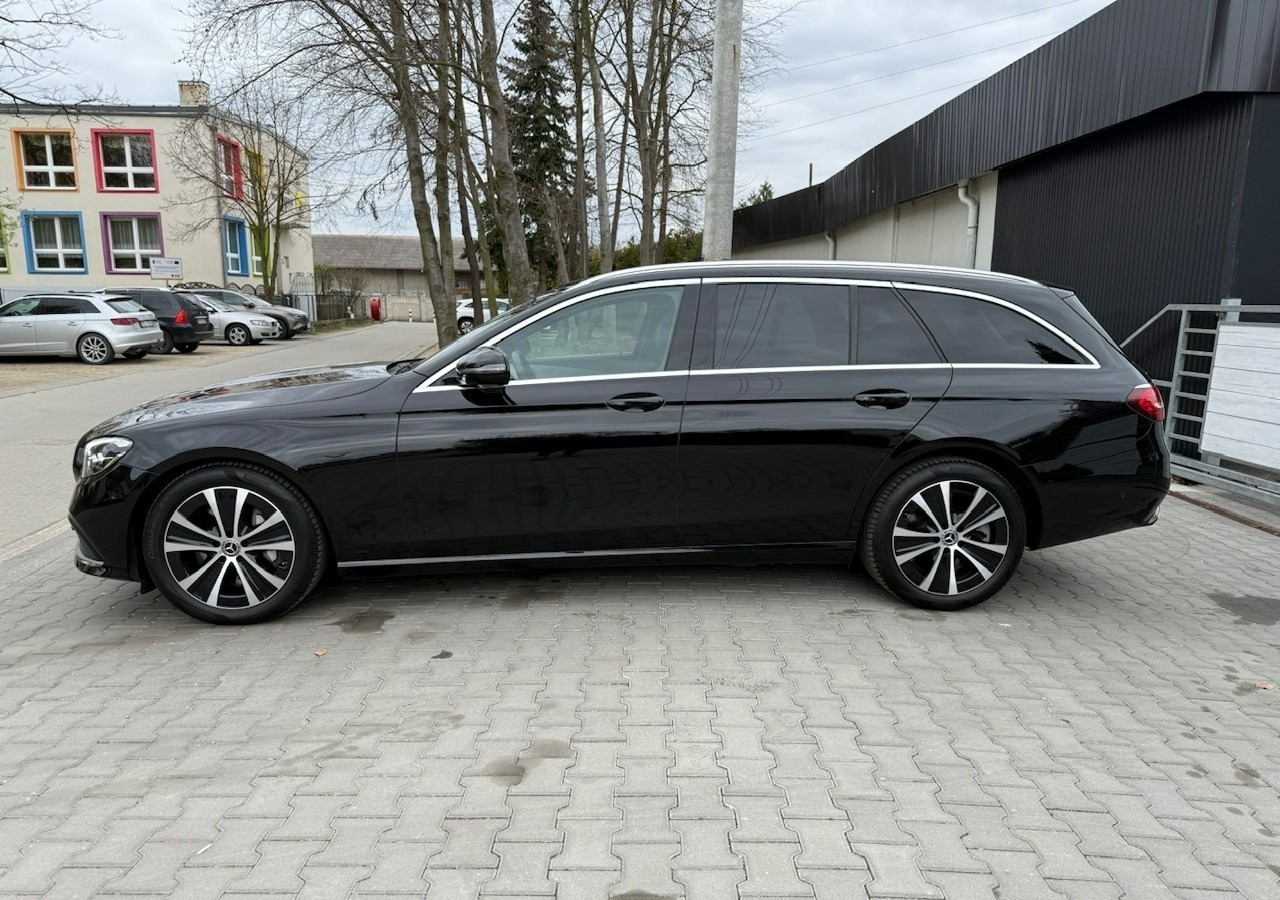 Mercedes-Benz Klasa E E300de EQ-Power Hybrid 50km na prądzie 2.0d 306KM Avantgarde Panoram - מכונית: תמונה 2 Mercedes-Benz Klasa E E300de EQ-Power Hybrid 50km na prądzie 2.0d 306KM Avantgarde Panoram - מכונית: תמונה 2