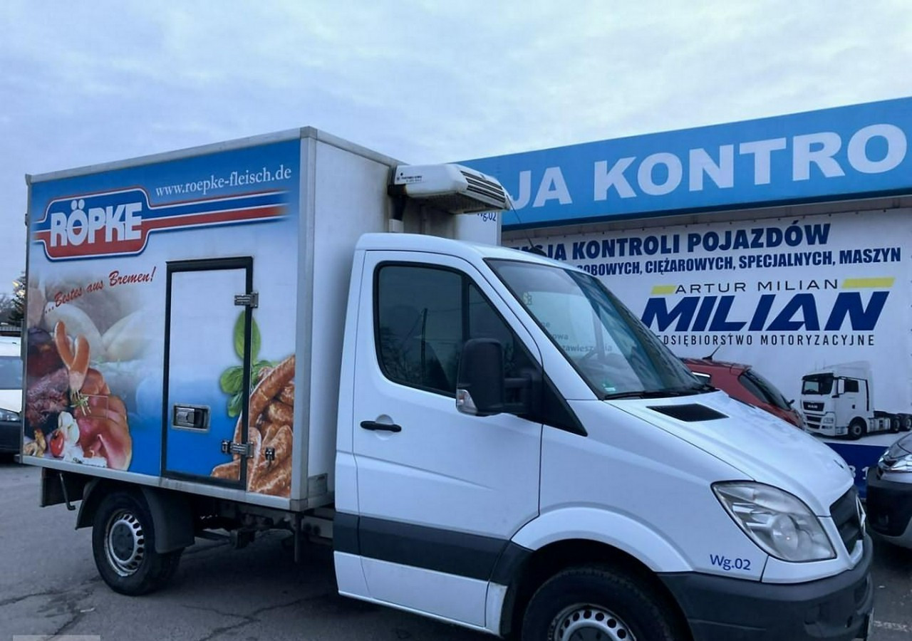 Mercedes-Benz Sprinter Chłodnia THERMO KING Gastronomiczny Food Truck Foodtruck 2011 - כלי רכב מסחרי לקירור: תמונה 3 Mercedes-Benz Sprinter Chłodnia THERMO KING Gastronomiczny Food Truck Foodtruck 2011 - כלי רכב מסחרי לקירור: תמונה 3