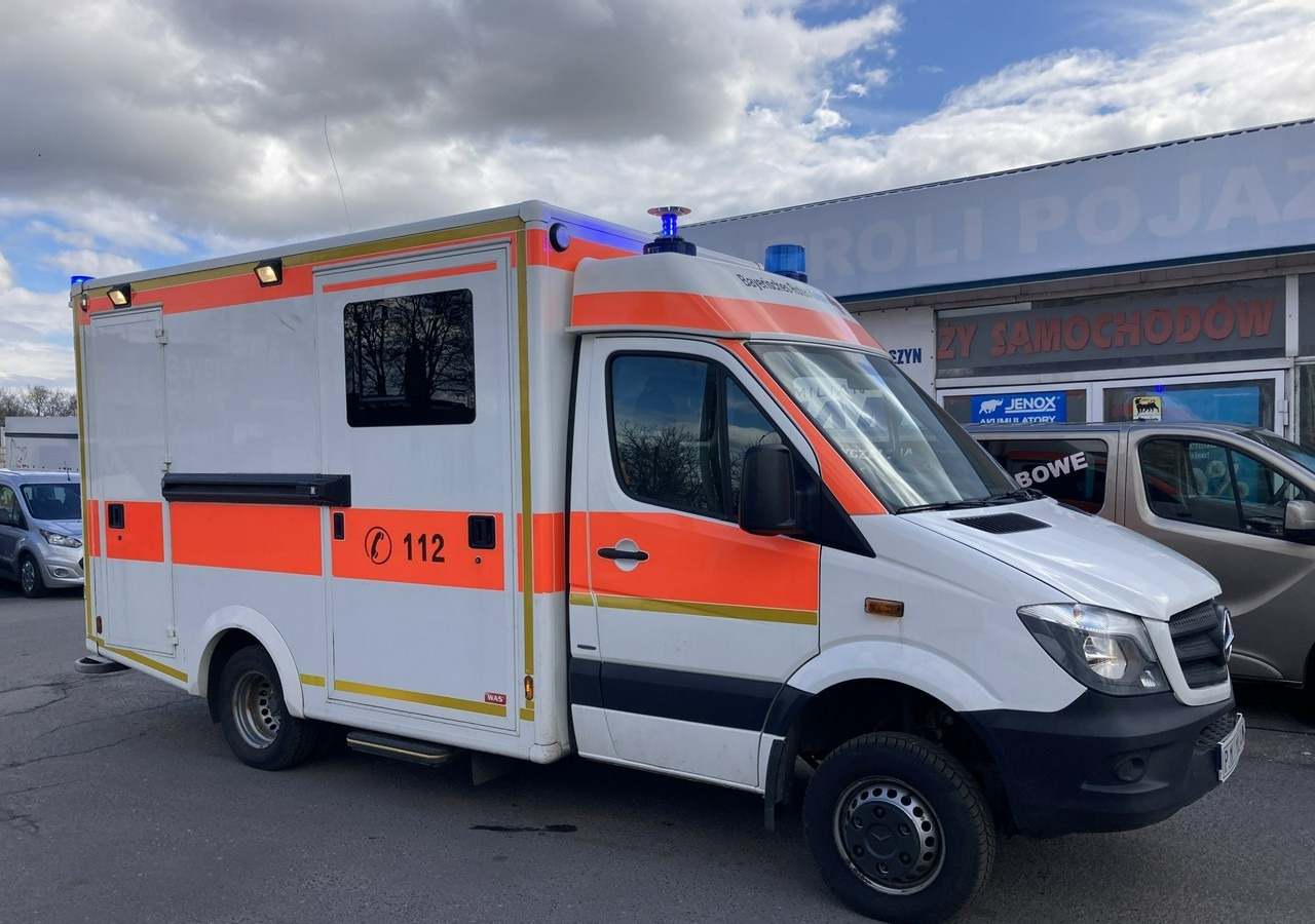 Mercedes-Benz Sprinter Sprinter 519 Karetka 4X4 Ambulans MODEL 2017 - אמבולנס: תמונה 4 Mercedes-Benz Sprinter Sprinter 519 Karetka 4X4 Ambulans MODEL 2017 - אמבולנס: תמונה 4