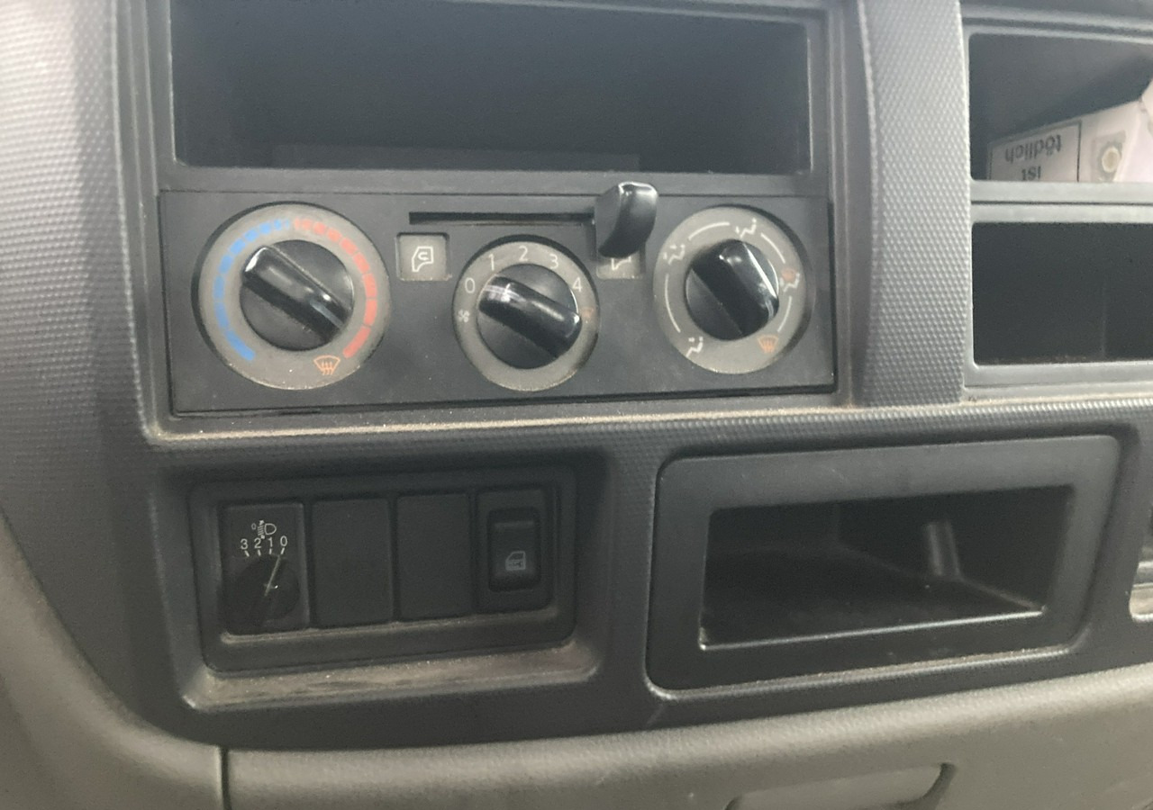 פלטפורמה אווירית מותקנת על משאית Nissan Cabstar Cabstar Canter Zwyżka Podnośnik koszowy 14.5 m 63tkm 2014r: תמונה 11