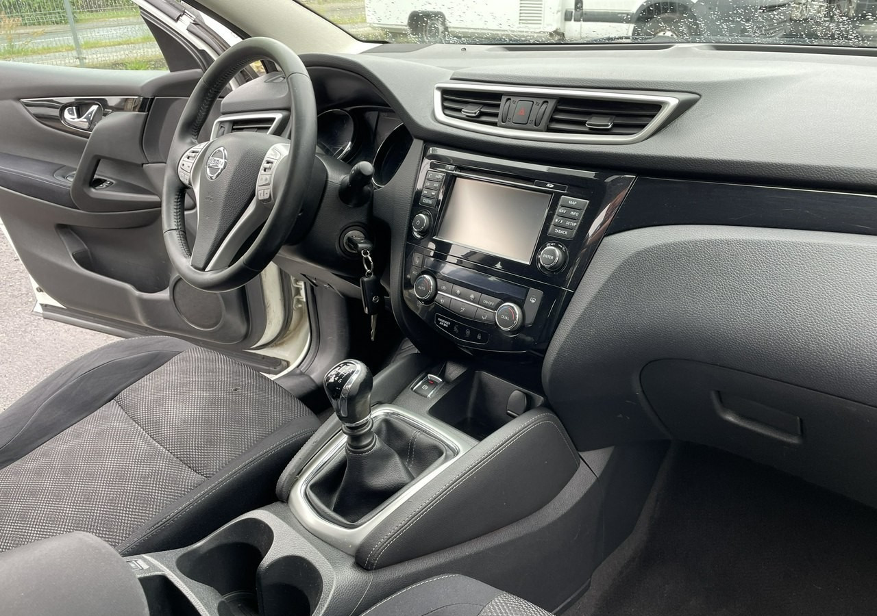 Nissan Qashqai II Nissan Qashqai 1.2 DIG-T Acenta Klimatronik Navi Kamera Model 2015 - SUV: תמונה 3 Nissan Qashqai II Nissan Qashqai 1.2 DIG-T Acenta Klimatronik Navi Kamera Model 2015 - SUV: תמונה 3