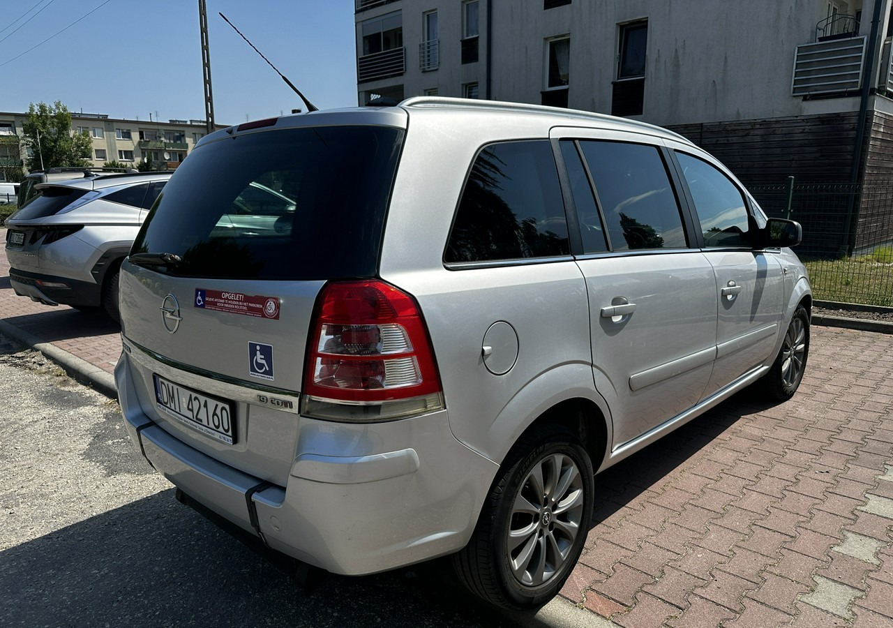 Opel Zafira B Opel Zafira do przewozu osób Niepełnosprawnych inwalida rampa - מכונית: תמונה 2 Opel Zafira B Opel Zafira do przewozu osób Niepełnosprawnych inwalida rampa - מכונית: תמונה 2