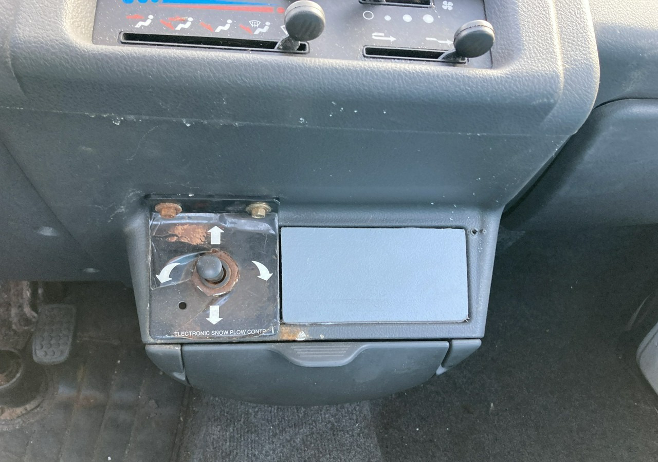 מפלסת שלג Piaggio Piaggio Porter 4X4 Skrzynia odśnieżarka Pług 2011: תמונה 14