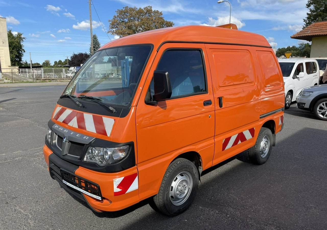 Piaggio Piaggio Porter Furgon 39348km 2x boczne drzwi 2012 - כלי רכב מסחרי עם לוח: תמונה 2 Piaggio Piaggio Porter Furgon 39348km 2x boczne drzwi 2012 - כלי רכב מסחרי עם לוח: תמונה 2