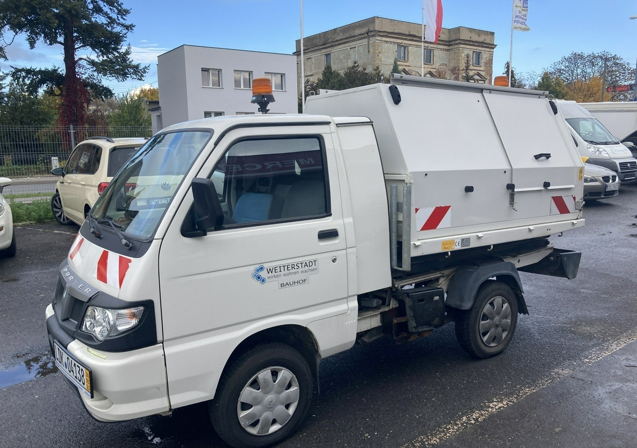 Piaggio Piaggio Porter Śmieciarka Wywrotka 2015 - משאית אשפה: תמונה 1 Piaggio Piaggio Porter Śmieciarka Wywrotka 2015 - משאית אשפה: תמונה 1