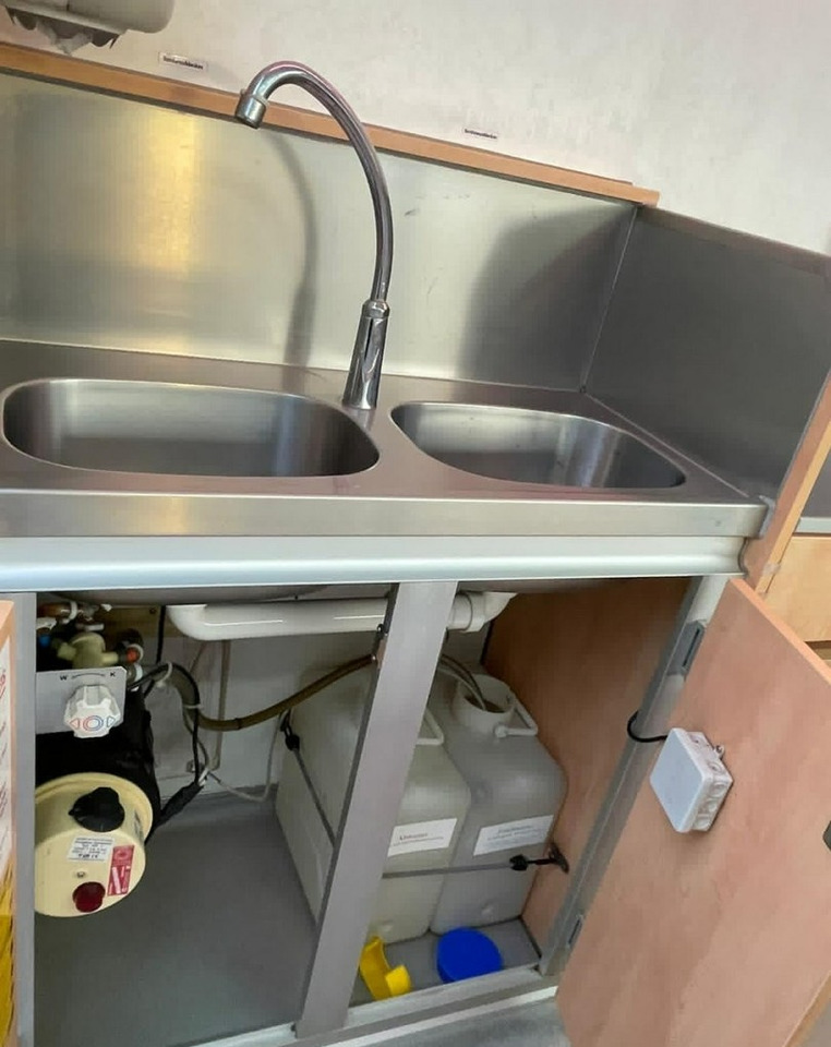 משאית ממכר Renault Master Autosklep Wędli Gastronomiczny food truck foodtruck sklep W-zasiBORC: תמונה 10