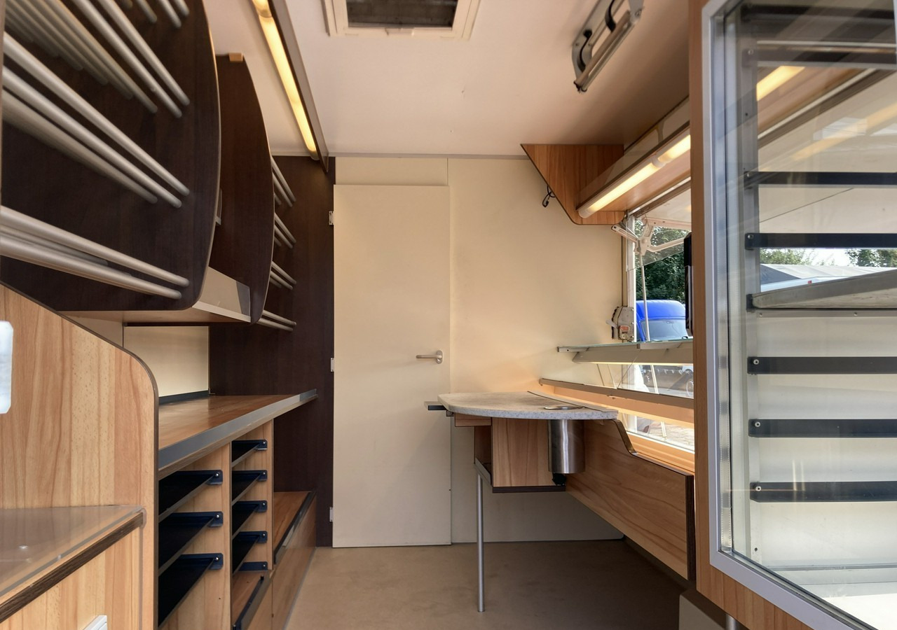 Renault Master Autosklep pieczywa Gastronomiczny Food Truck Foodtruck sklep BORCO20 - משאית ממכר: תמונה 3 Renault Master Autosklep pieczywa Gastronomiczny Food Truck Foodtruck sklep BORCO20 - משאית ממכר: תמונה 3