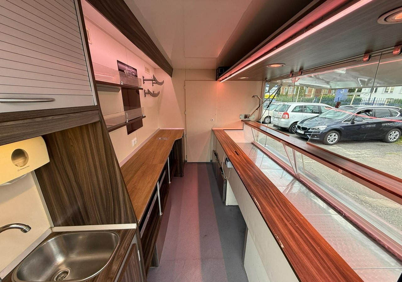 Renault Master Autosklep wędlin Gastronomiczny Food Truck Foodtruck Sklep Solar 20 - משאית ממכר: תמונה 2 Renault Master Autosklep wędlin Gastronomiczny Food Truck Foodtruck Sklep Solar 20 - משאית ממכר: תמונה 2