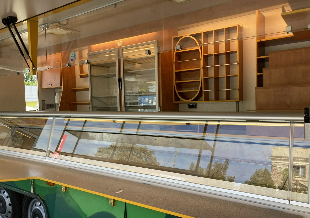Renault Master Autosklep wędlin sklep bar Gastronomiczny Food Truck Foodtruck Borco - משאית ממכר: תמונה 2 Renault Master Autosklep wędlin sklep bar Gastronomiczny Food Truck Foodtruck Borco - משאית ממכר: תמונה 2