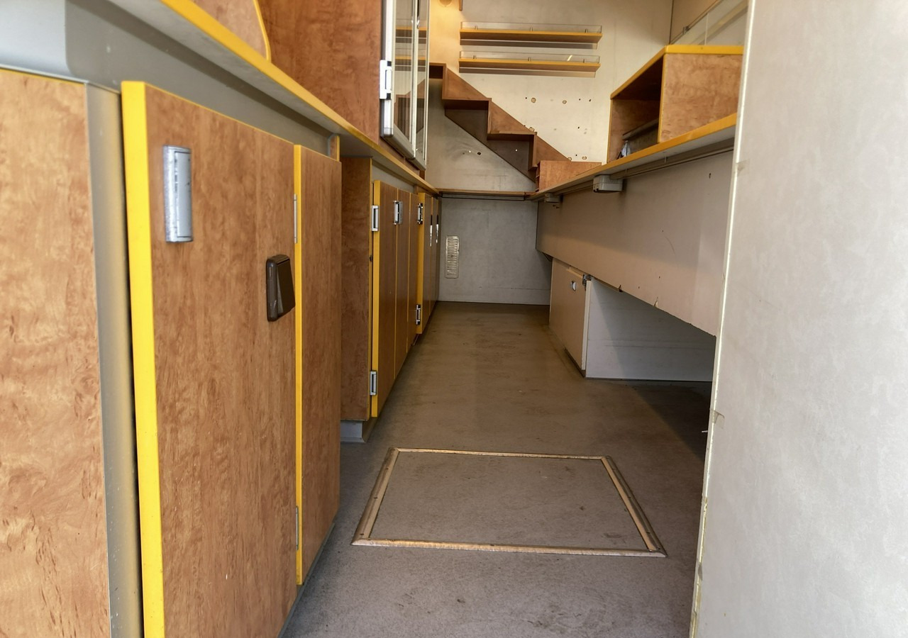 משאית ממכר Renault Master Autosklep wędlin sklep bar Gastronomiczny Food Truck Foodtruck Borco: תמונה 8 משאית ממכר Renault Master Autosklep wędlin sklep bar Gastronomiczny Food Truck Foodtruck Borco: תמונה 8