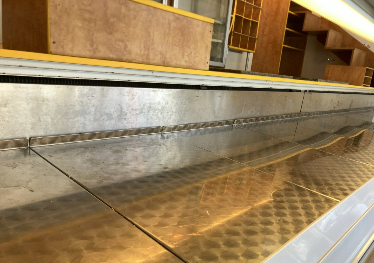 משאית ממכר Renault Master Autosklep wędlin sklep bar Gastronomiczny Food Truck Foodtruck Borco: תמונה 13 משאית ממכר Renault Master Autosklep wędlin sklep bar Gastronomiczny Food Truck Foodtruck Borco: תמונה 13