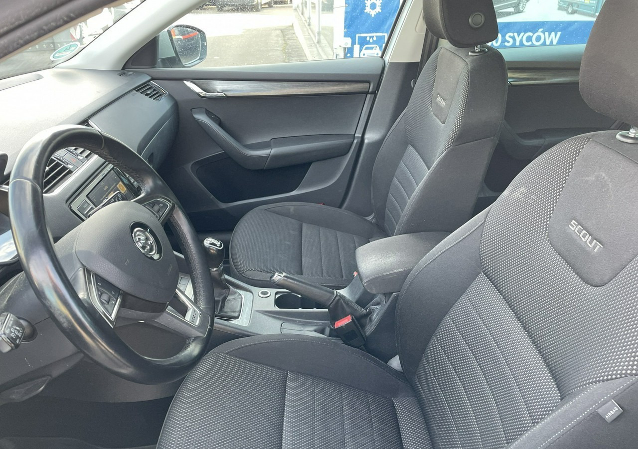 Skoda Octavia III Skoda Octavia 4X4 Scout 2.0 TDI -150KM Model 2017 Bezwypadkowa FV 23 - מכונית: תמונה 5 Skoda Octavia III Skoda Octavia 4X4 Scout 2.0 TDI -150KM Model 2017 Bezwypadkowa FV 23 - מכונית: תמונה 5