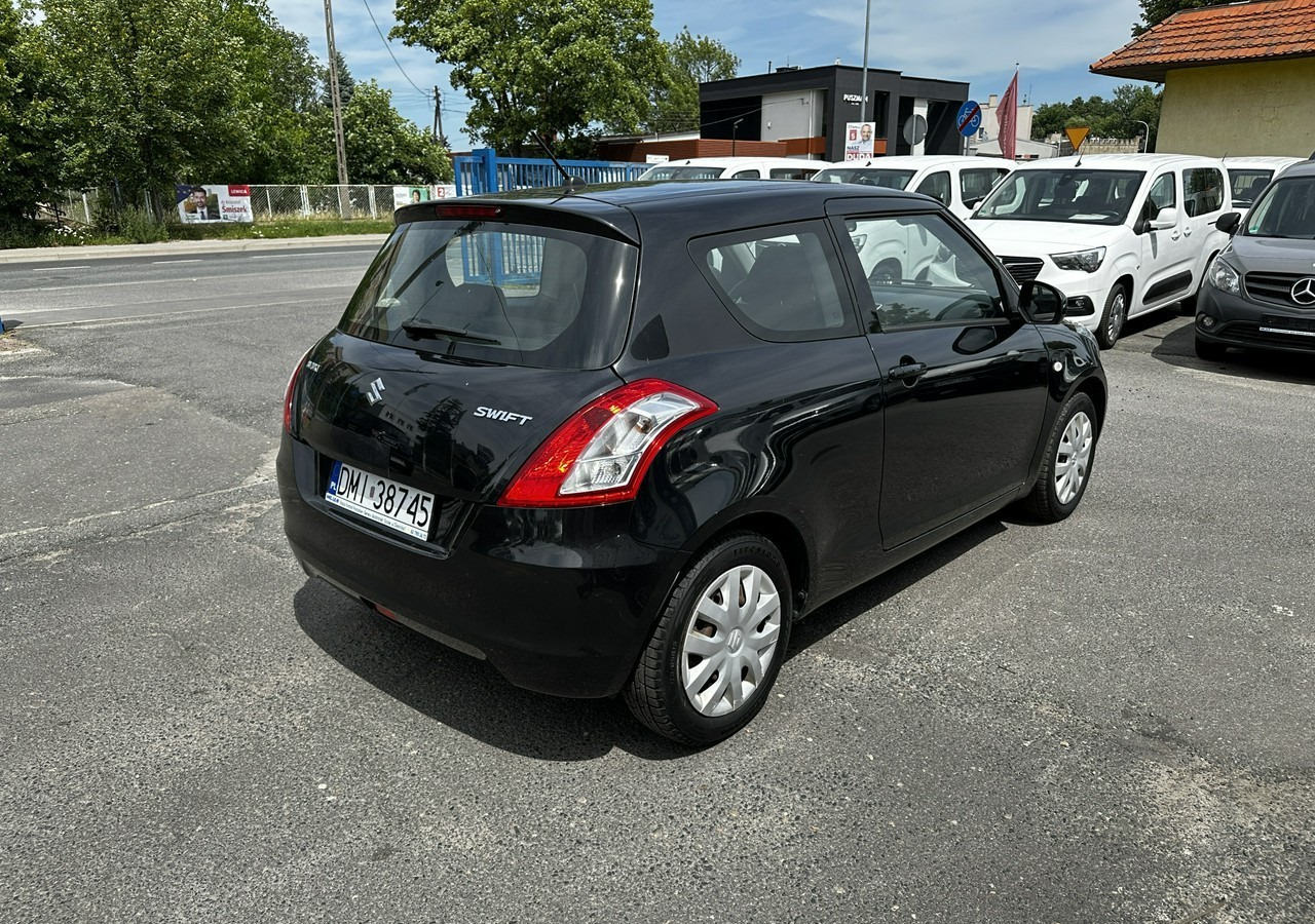 Suzuki Swift V Suzuki Swift 1.2-94KM Klima Model 2012 - האצ'בק: תמונה 3 Suzuki Swift V Suzuki Swift 1.2-94KM Klima Model 2012 - האצ'בק: תמונה 3