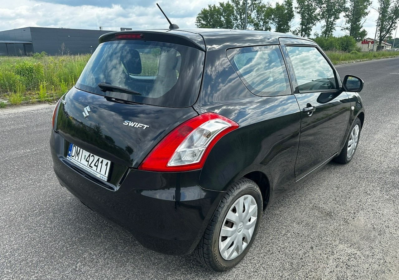 Suzuki Swift V Suzuki Swift 1.2-94KM Klima Model 2012 - האצ'בק: תמונה 4 Suzuki Swift V Suzuki Swift 1.2-94KM Klima Model 2012 - האצ'בק: תמונה 4