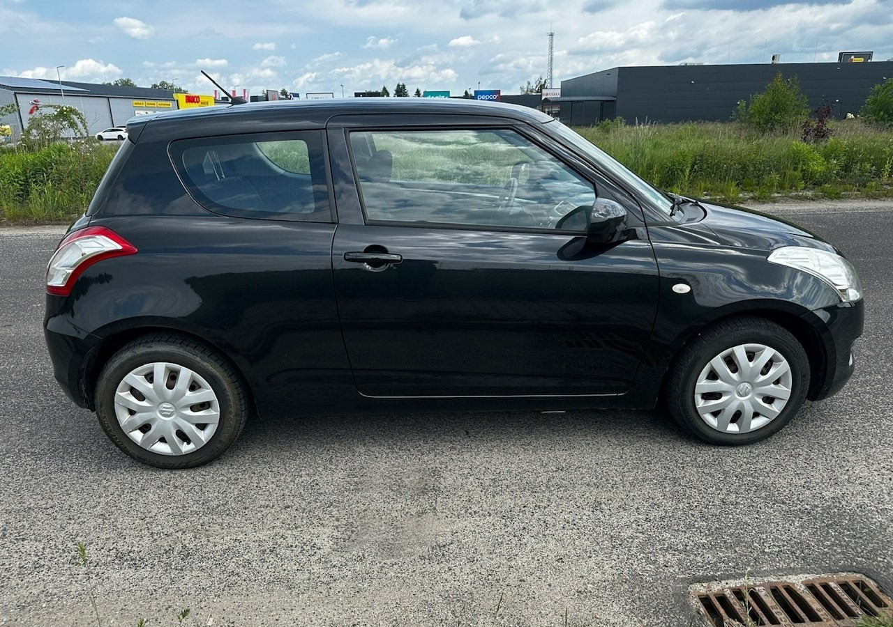 Suzuki Swift V Suzuki Swift 1.2-94KM Klima Model 2012 - האצ'בק: תמונה 5 Suzuki Swift V Suzuki Swift 1.2-94KM Klima Model 2012 - האצ'בק: תמונה 5
