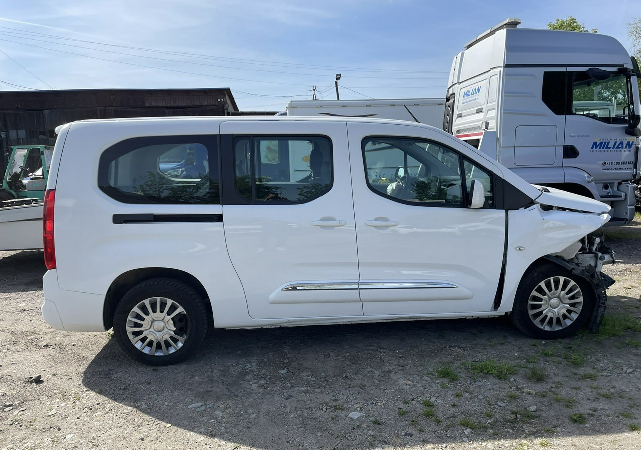 מכונית Toyota ProAce Proace City Verso Toyota Proace City Verso Long 1.5 D-4D Business 2021Salon: תמונה 7