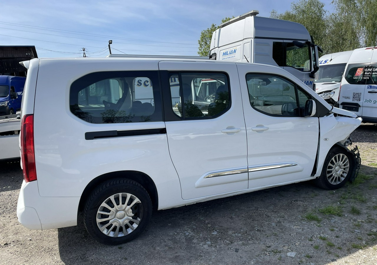 מכונית Toyota ProAce Proace City Verso Toyota Proace City Verso Long 1.5 D-4D Business 2021Salon: תמונה 11