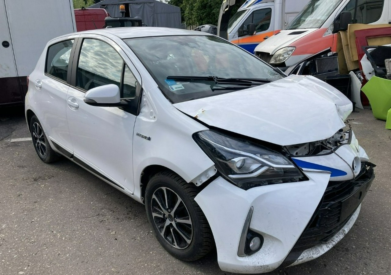 Toyota Yaris III Toyota Yaris Hybrid 1.5 VVT-i Y20 Model 2019 Salon PL - מכונית: תמונה 1 Toyota Yaris III Toyota Yaris Hybrid 1.5 VVT-i Y20 Model 2019 Salon PL - מכונית: תמונה 1