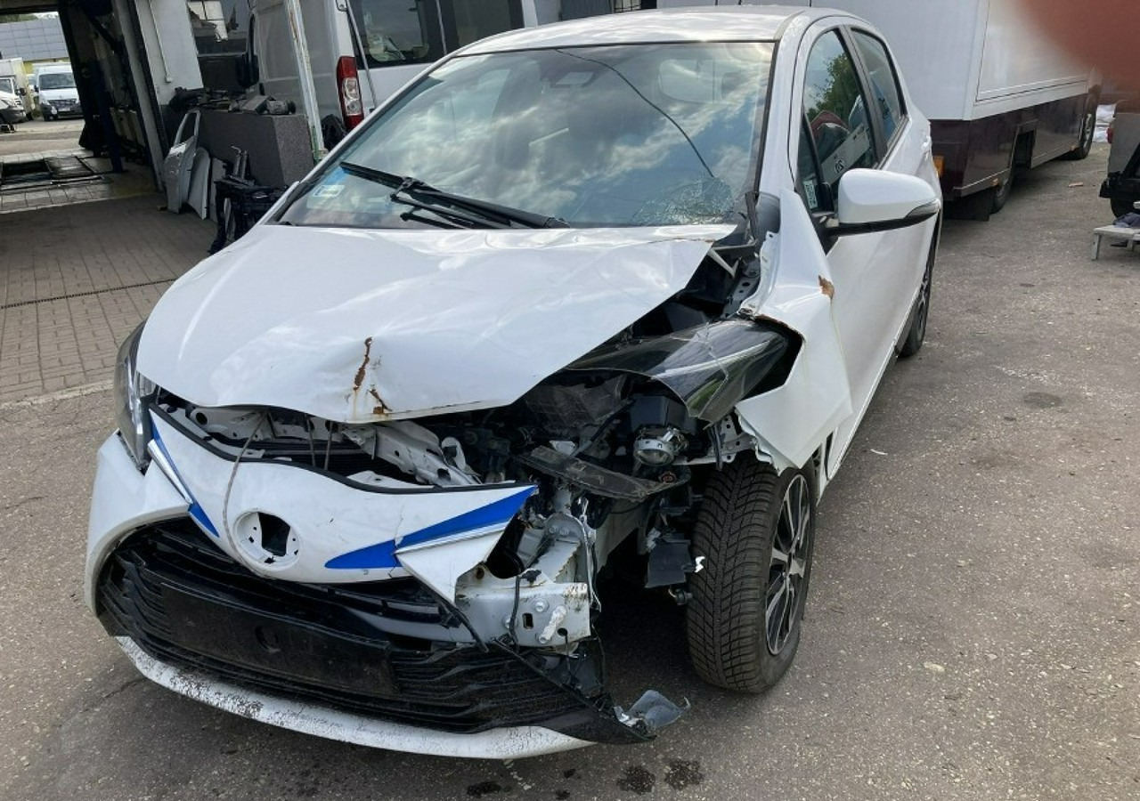 Toyota Yaris III Toyota Yaris Hybrid 1.5 VVT-i Y20 Model 2019 Salon PL - מכונית: תמונה 2 Toyota Yaris III Toyota Yaris Hybrid 1.5 VVT-i Y20 Model 2019 Salon PL - מכונית: תמונה 2