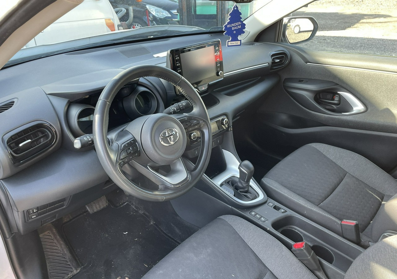 Toyota Yaris IV Toyota Yaris Hybrid 1.5 Active Salon PL 2021 FV 23% - מכונית: תמונה 1 Toyota Yaris IV Toyota Yaris Hybrid 1.5 Active Salon PL 2021 FV 23% - מכונית: תמונה 1