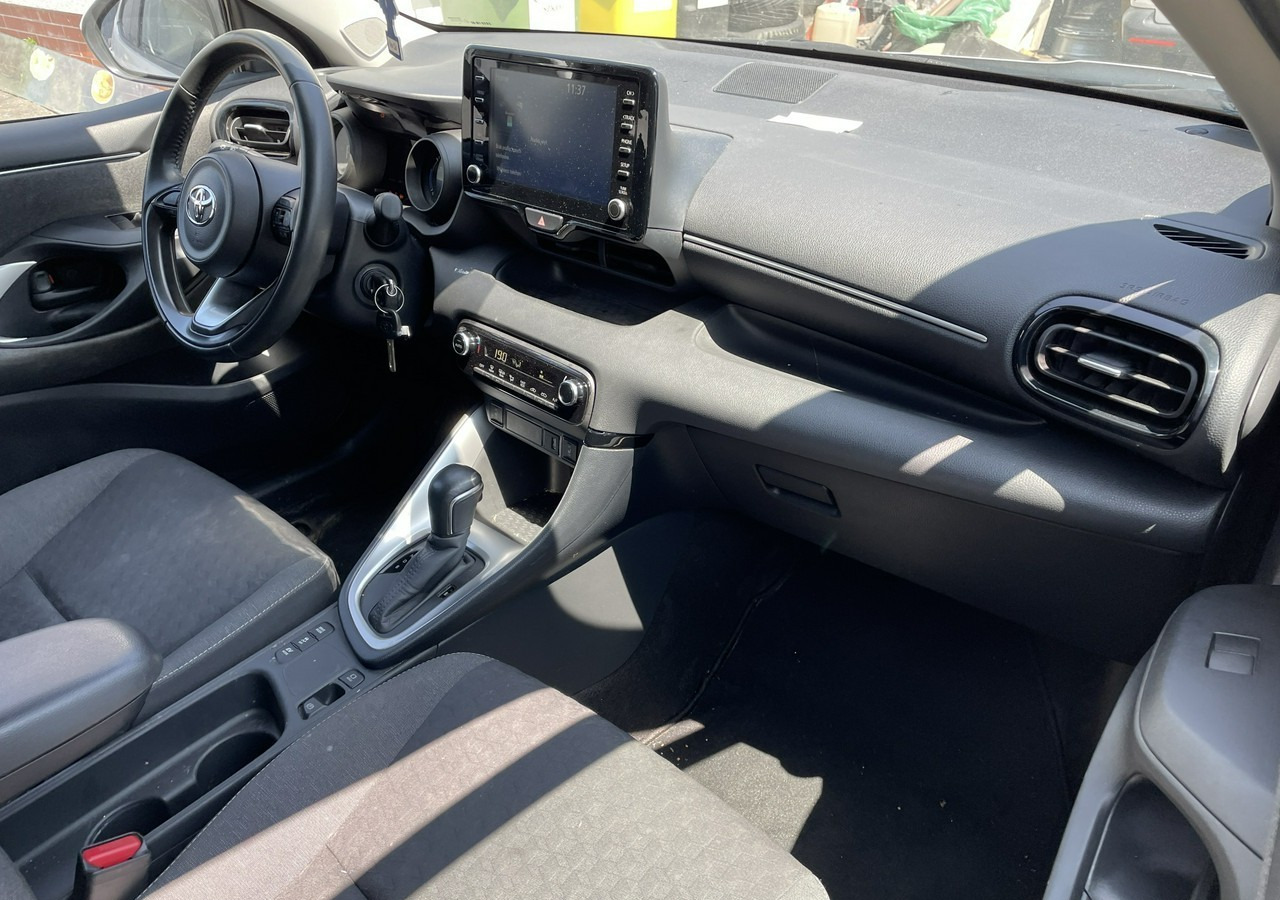 Toyota Yaris IV Toyota Yaris Hybrid 1.5 Active Salon PL 2023 FV 23% - האצ'בק: תמונה 4 Toyota Yaris IV Toyota Yaris Hybrid 1.5 Active Salon PL 2023 FV 23% - האצ'בק: תמונה 4