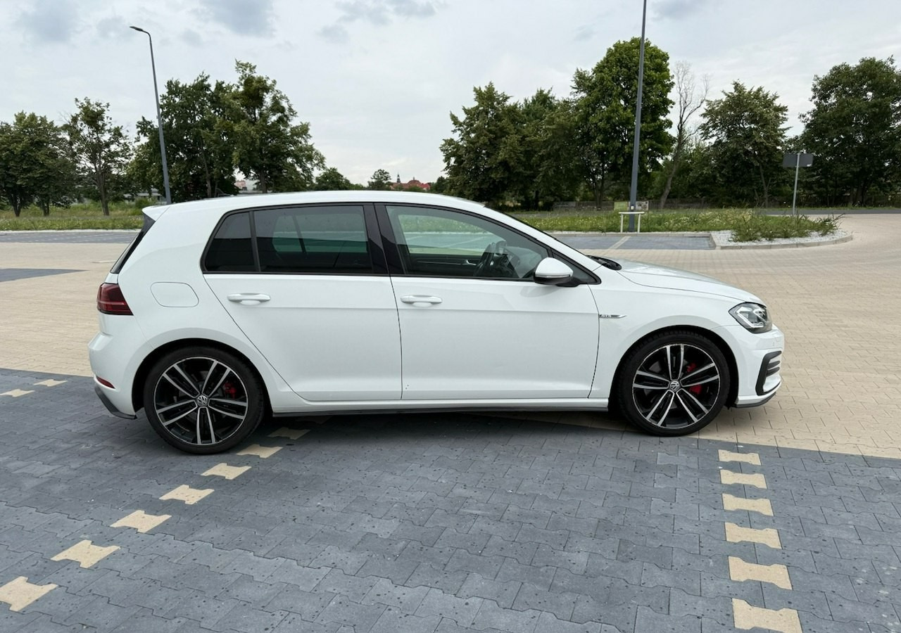 Volkswagen Golf VII GTD 2.0TDI 184KM FullLed Navi Klimatronik ACC Asystenci - סדאן: תמונה 5 Volkswagen Golf VII GTD 2.0TDI 184KM FullLed Navi Klimatronik ACC Asystenci - סדאן: תמונה 5