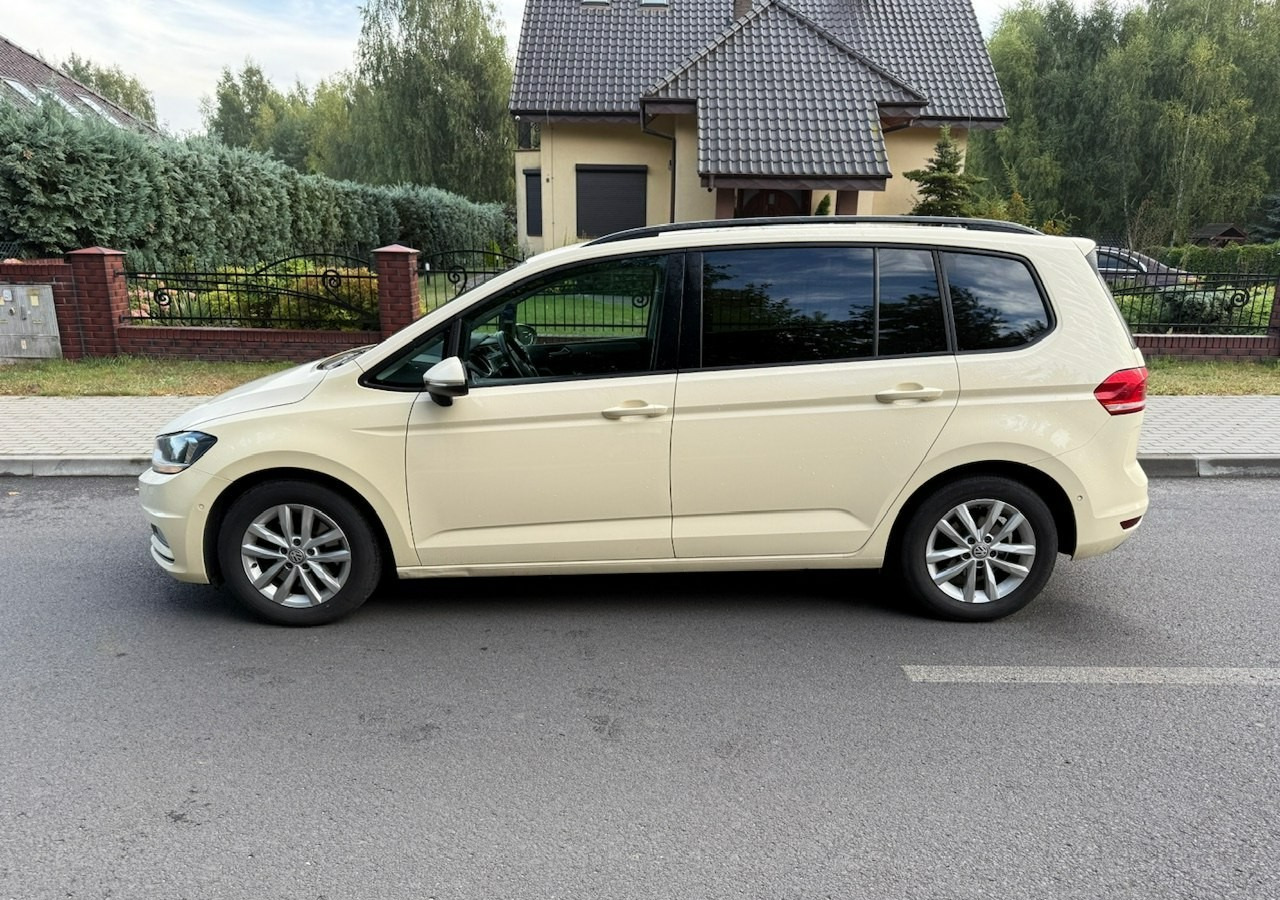 Volkswagen Touran III 2.0 TDI DSG 120 KM Automat 7osobowy Klima Skóra Full Serwis 2020 - רכב סטיישן: תמונה 5 Volkswagen Touran III 2.0 TDI DSG 120 KM Automat 7osobowy Klima Skóra Full Serwis 2020 - רכב סטיישן: תמונה 5
