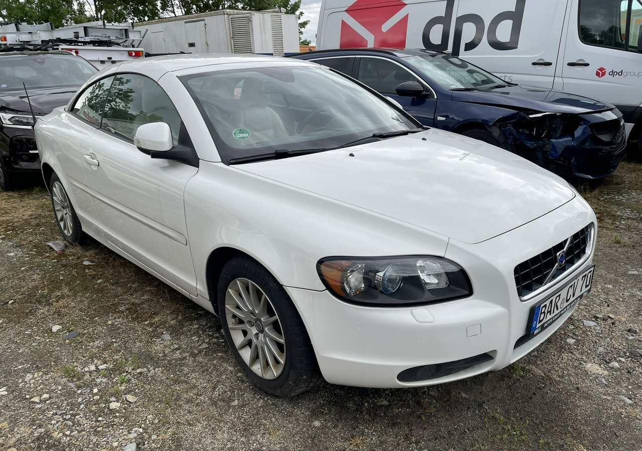 Volvo C70 II Volvo C70 2.0-136KM Cabrio Kabriolet 2010 - מכונית: תמונה 2 Volvo C70 II Volvo C70 2.0-136KM Cabrio Kabriolet 2010 - מכונית: תמונה 2