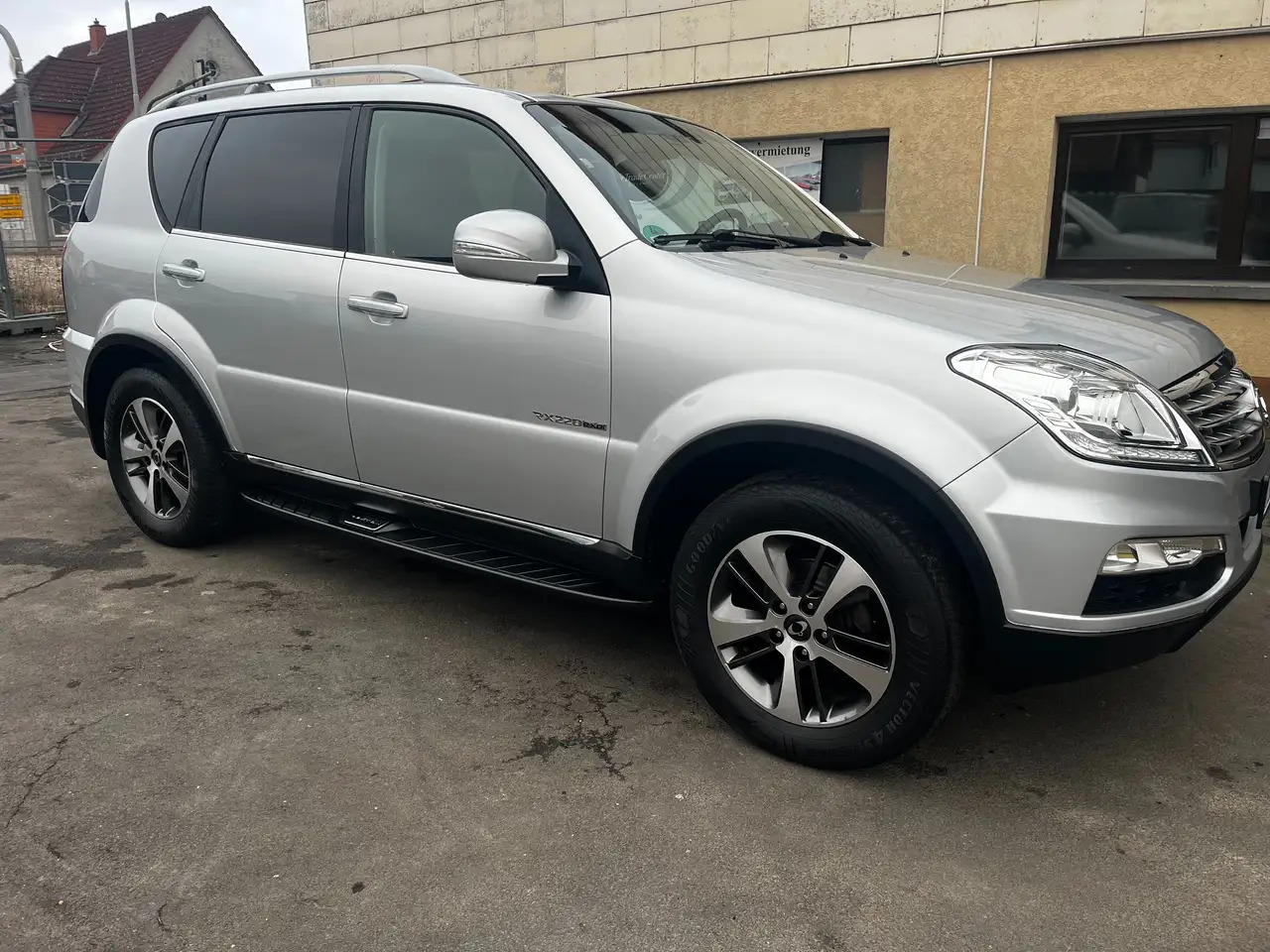 SsangYong Rexton Rexton 2.2 TD 4x4|AUTOM|7SITZ - SUV: תמונה 3 SsangYong Rexton Rexton 2.2 TD 4x4|AUTOM|7SITZ - SUV: תמונה 3