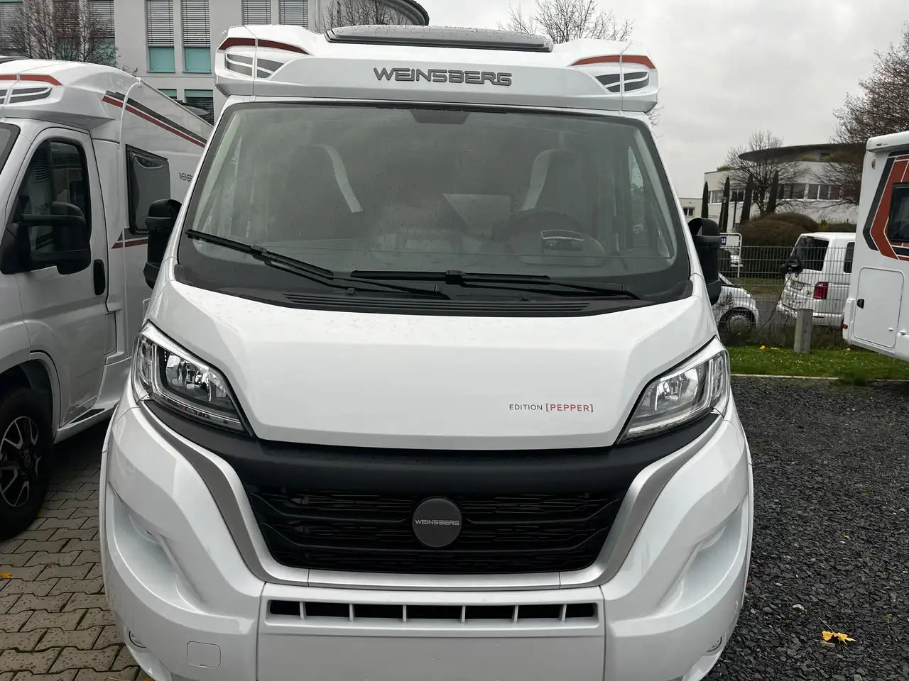 Weinsberg CaraCompact 600 MEG Pepper Mietwagen Verfügbar - רכב ממונע חצי-משולב: תמונה 2 Weinsberg CaraCompact 600 MEG Pepper Mietwagen Verfügbar - רכב ממונע חצי-משולב: תמונה 2
