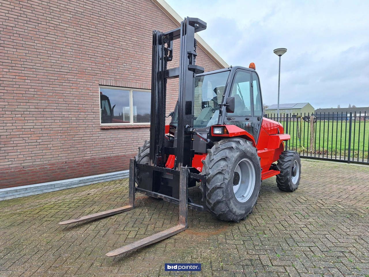 Manitou 30-4 4x4 - מלגזת סולר: תמונה 1 Manitou 30-4 4x4 - מלגזת סולר: תמונה 1