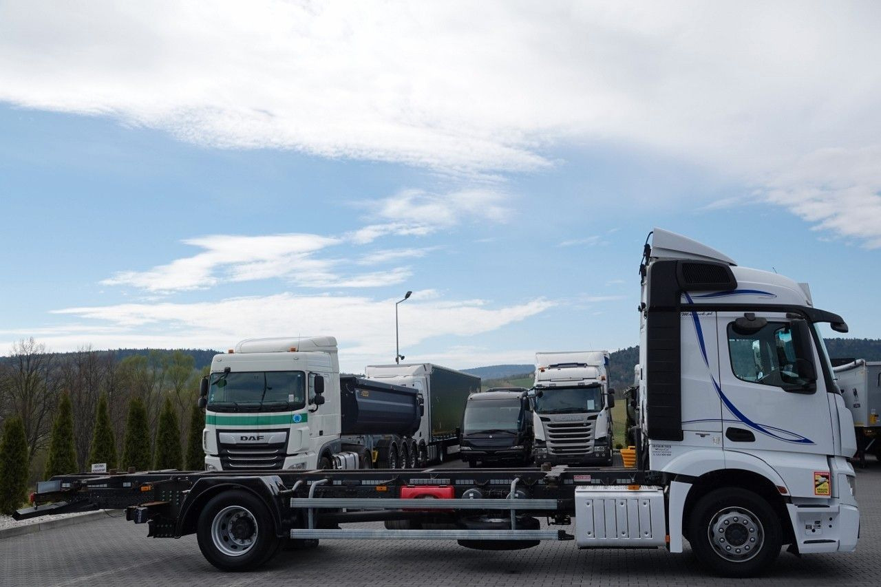 Mercedes-Benz ACTROS 1845 / BDF / DO PRZEWOZU KONTENERÓW / - מוביל מכולות/ משאית החלפת גוף: תמונה 5 Mercedes-Benz ACTROS 1845 / BDF / DO PRZEWOZU KONTENERÓW / - מוביל מכולות/ משאית החלפת גוף: תמונה 5