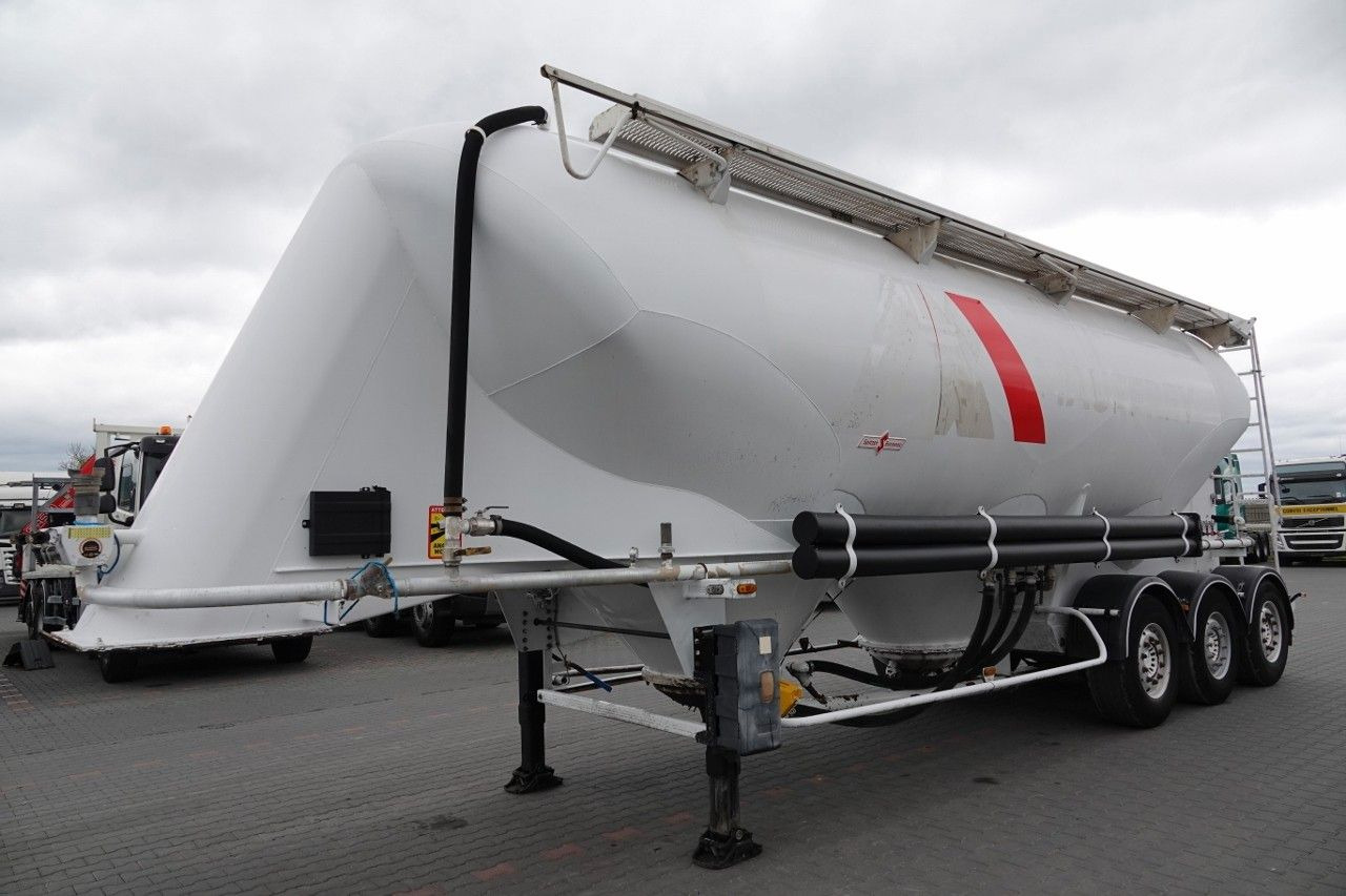 Spitzer CEMENTONACZEPA / 43 000 L / SILOS / 3 KOMORY / O - סמיטריילר Silo: תמונה 3 Spitzer CEMENTONACZEPA / 43 000 L / SILOS / 3 KOMORY / O - סמיטריילר Silo: תמונה 3
