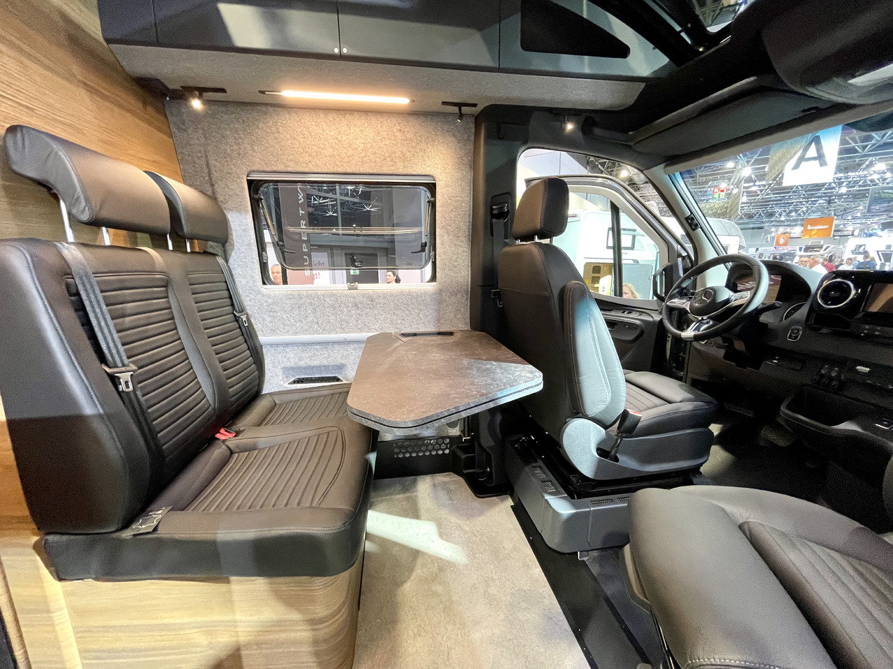 ADRIA Super Twin 700 SGX - מוטורהום: תמונה 3 ADRIA Super Twin 700 SGX - מוטורהום: תמונה 3