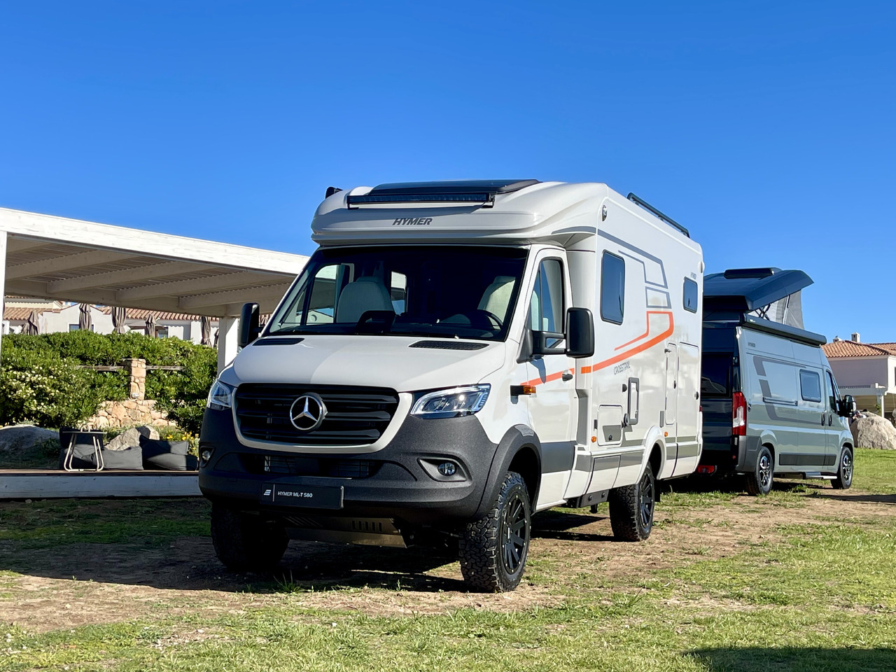 HYMER / ERIBA Cross Trail - רכב ממונע חצי-משולב: תמונה 1 HYMER / ERIBA Cross Trail - רכב ממונע חצי-משולב: תמונה 1