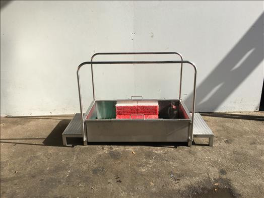 Syspal Stainless boot wash station - מכונת מזון: תמונה 1 Syspal Stainless boot wash station - מכונת מזון: תמונה 1