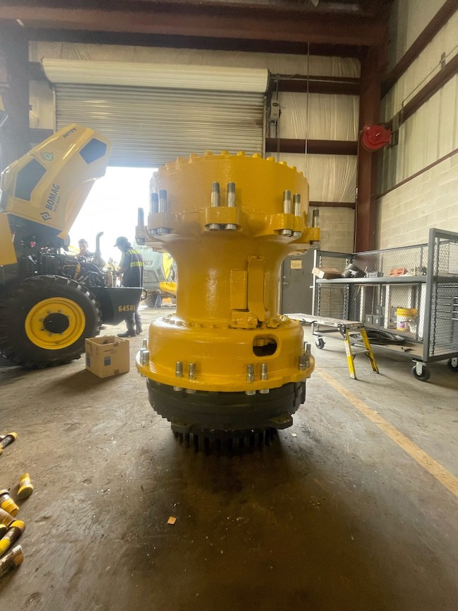 KOMATSU HD785-7 final drive - הנעה סופית עבור משאית: תמונה 2 KOMATSU HD785-7 final drive - הנעה סופית עבור משאית: תמונה 2