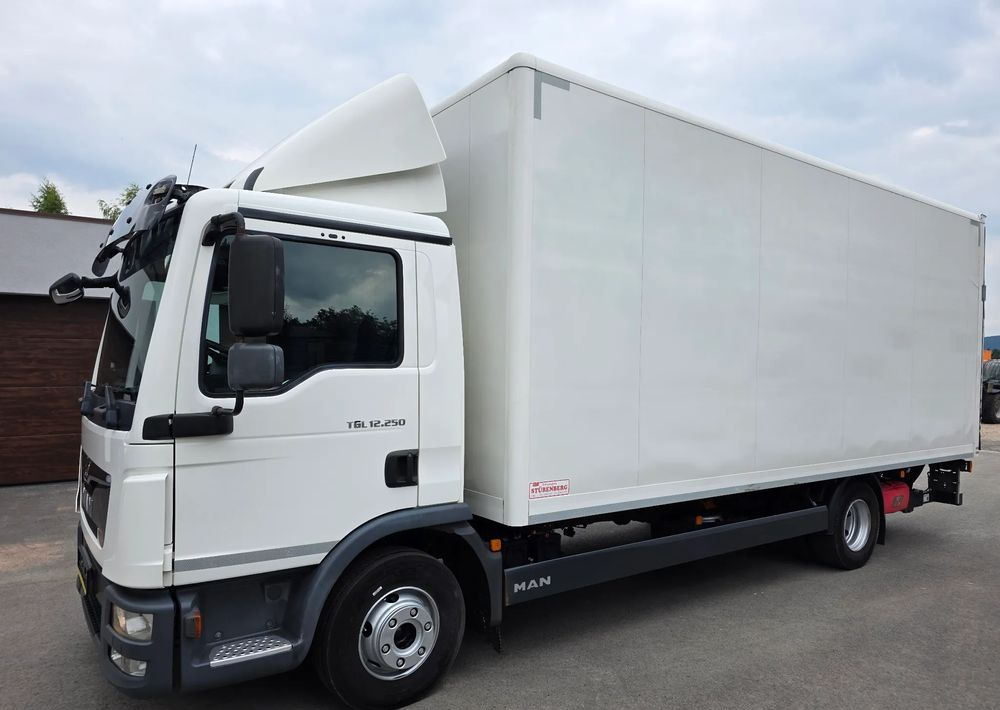 MAN TGL 12.250 NAUKA JAZDY / ELKA / L / MANUAL 8 / - משאית וילונות צד: תמונה 1 MAN TGL 12.250 NAUKA JAZDY / ELKA / L / MANUAL 8 / - משאית וילונות צד: תמונה 1