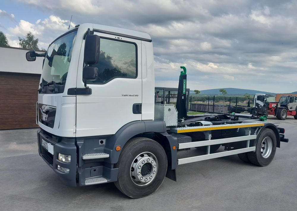 MAN TGM 18.290 - משאית הרמת וו: תמונה 1 MAN TGM 18.290 - משאית הרמת וו: תמונה 1